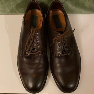 GHBASS&CO:EC Men’s leather Size 12M wing tipdarkbrown shoes  spot on right shoe